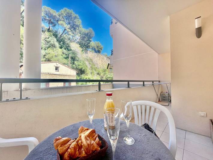 Gîte pour 2 personnes, avec terrasse à Beausoleil - 2