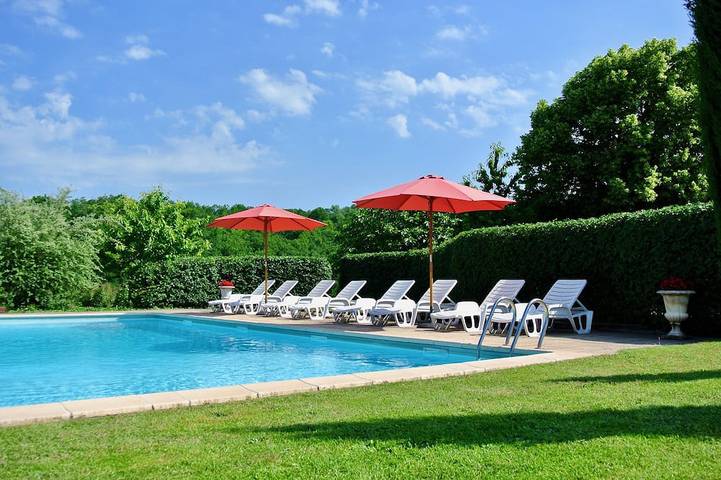 Location de vacances pour 5 personnes, avec terrasse et piscine à Perpezac-le-Blanc - 4