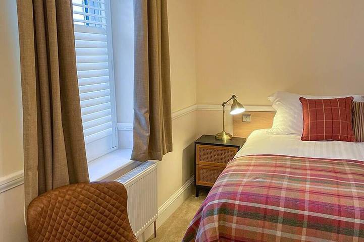 Ganze Wohnung, Located in the heart of Glossop in the High Peak, Westwood Boutique Aparthotel combines comfort with convenience. Set against the breathtaking backdrop of the Peak District. in Glossop, Derbyshire