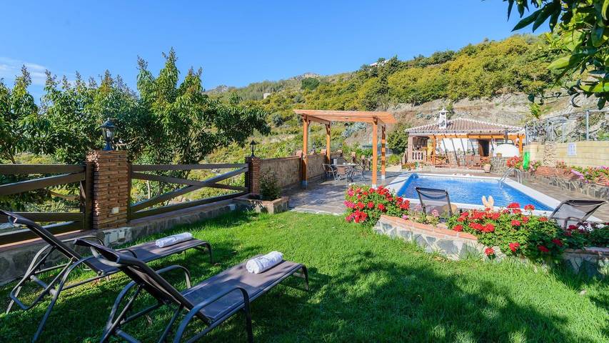 Finca für 5 Personen, mit Pool und Balkon/Terrasse in Nerja - 4