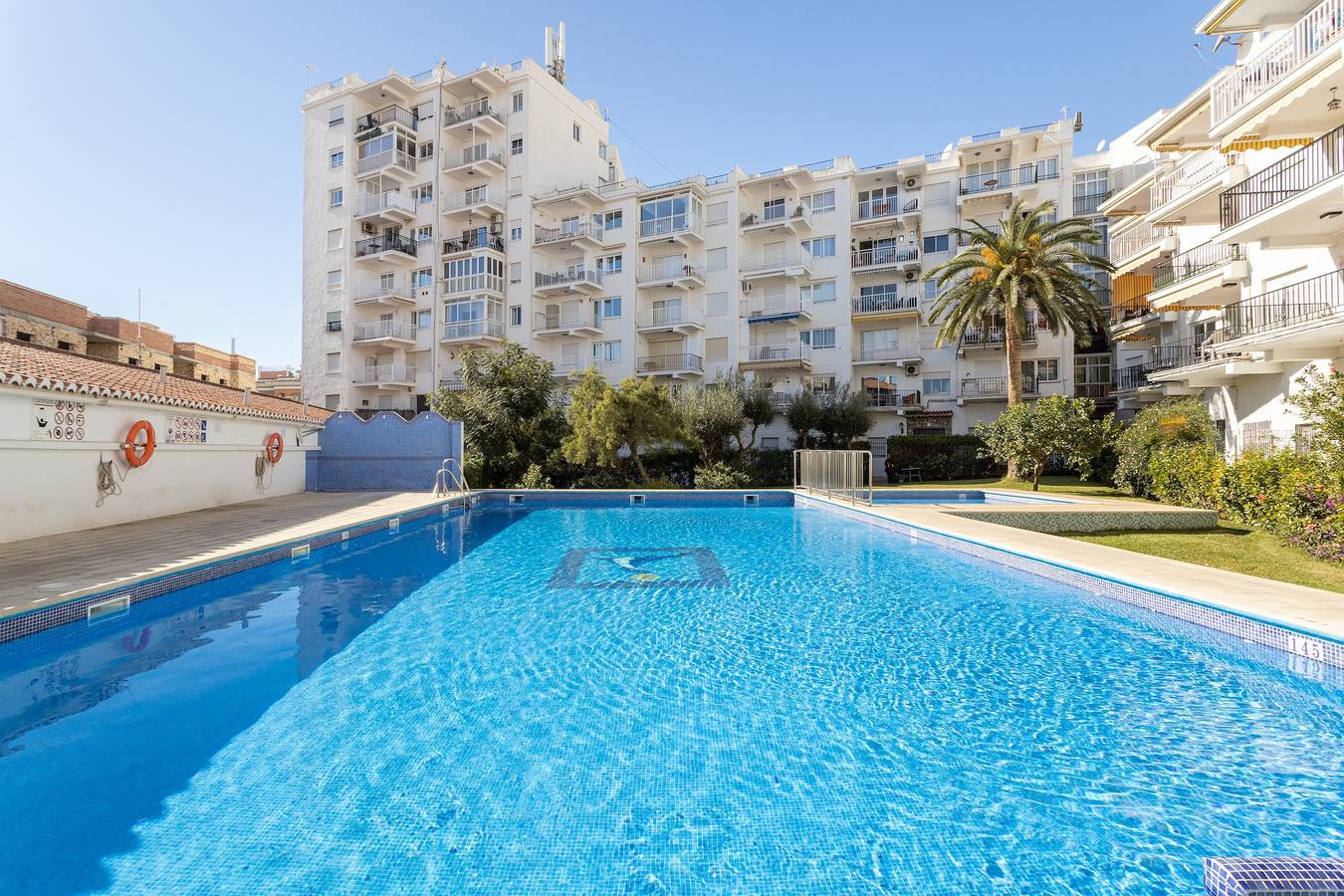 Ganze Wohnung, Ferienwohnung Coronado 58 2 Schlafzimmer mit Pool, Wlan, Terrasse und Garten in Nerja, Costa del Sol
