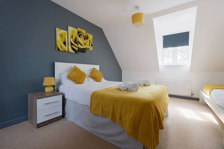 Nec Exhibitor Home, Stay near Birmingham Airport in Solihull, Birmingham Area