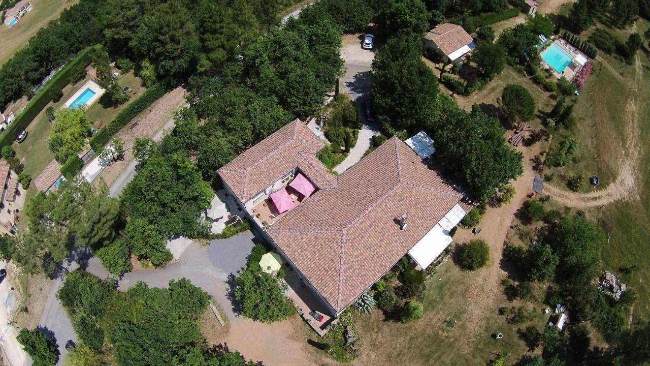 Domaine Du Planas - Patio in Ailhon, Parc naturel régional des Monts d'Ardèche