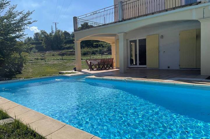 Location de vacances pour 12 personnes, avec Balcon et Jardin à Fuilla