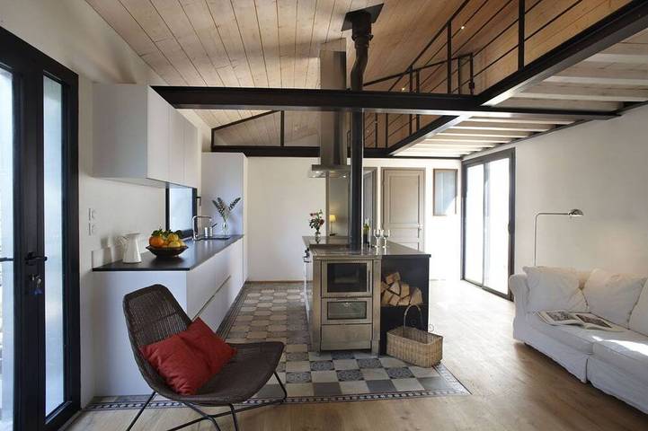 Appartement de vacances pour 5 personnes, avec terrasse ainsi que jardin et piscine