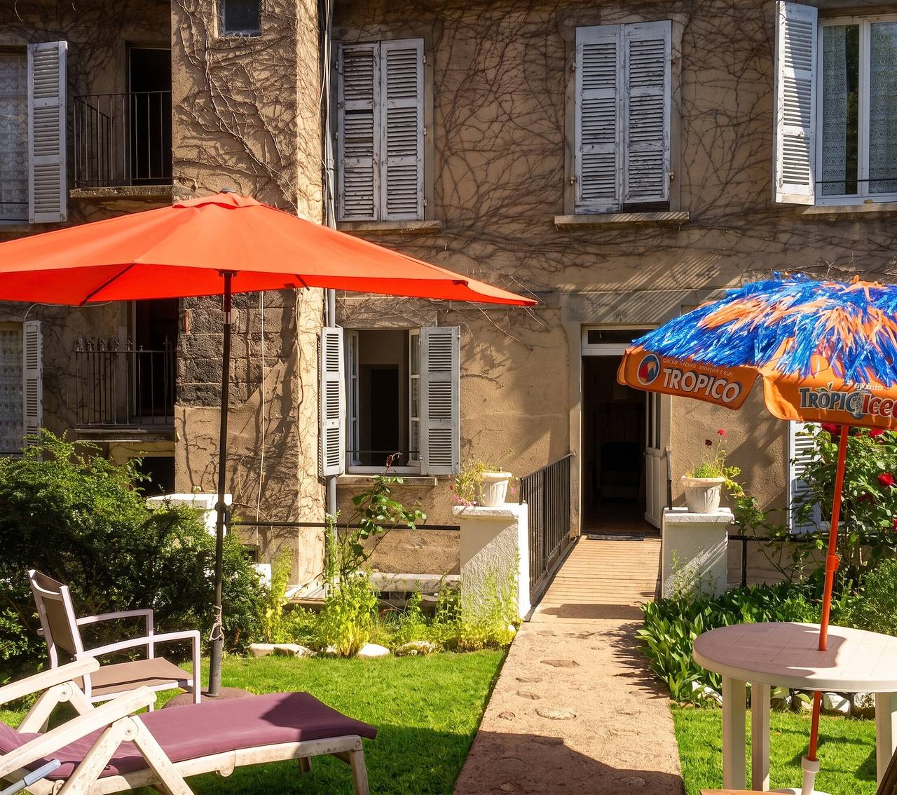 Estudio entero, Encantador estudio en Néris-les-Bains 20 m² con jardín privado in Néris-les-Bains, Región de Montluçon