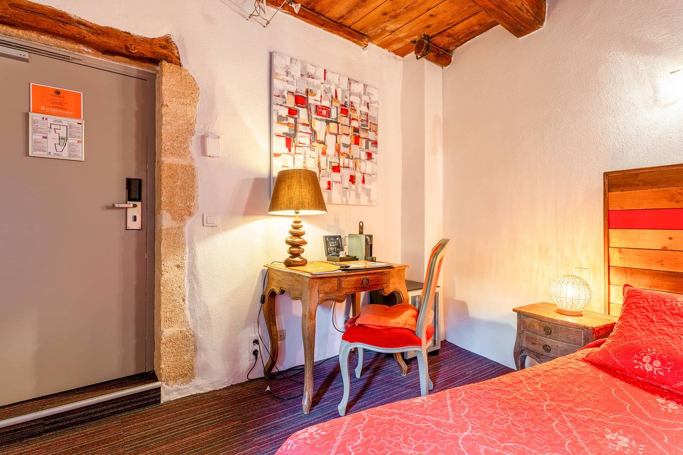 Chambre « Chambre 12 » avec piscine partagée, Wi-Fi et climatisation in Collias, Région de Nîmes