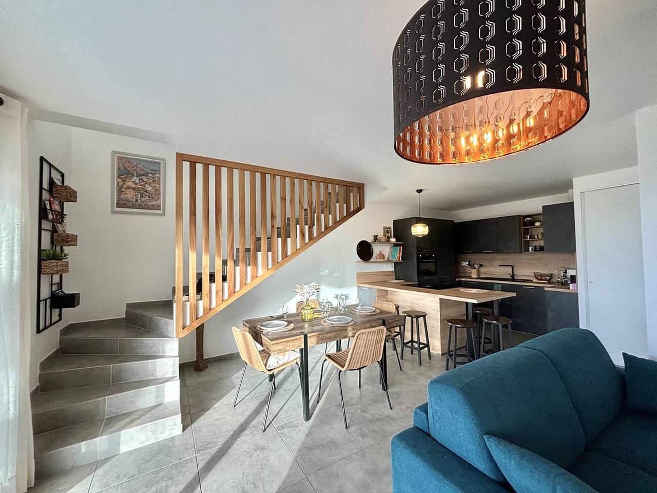 Entire apartment, Duplex with terrace, air conditioning, Wi-Fi, parking, near beach in Cargèse in Cargèse, Parc naturel régional de Corse