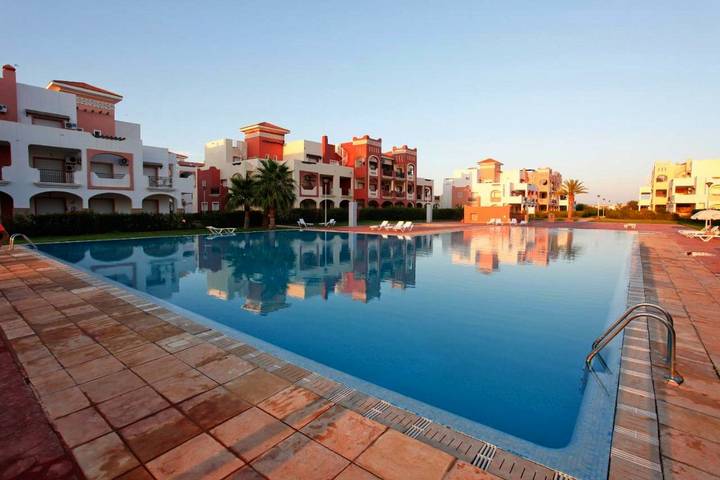 Gîte pour 6 personnes, avec terrasse ainsi que piscine et jardin dans Madagh - 2
