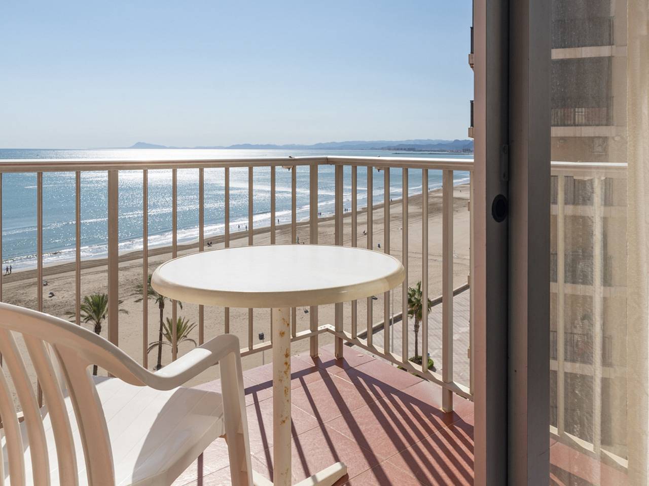 Entire apartment, Apartment in Cullera: 2 bedrooms, beachfront, parking in Cullera, Costa de Valencia