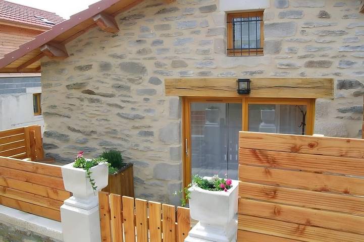 Location de vacances pour 4 personnes, animaux acceptés à Saint-Laurent-les-Bains