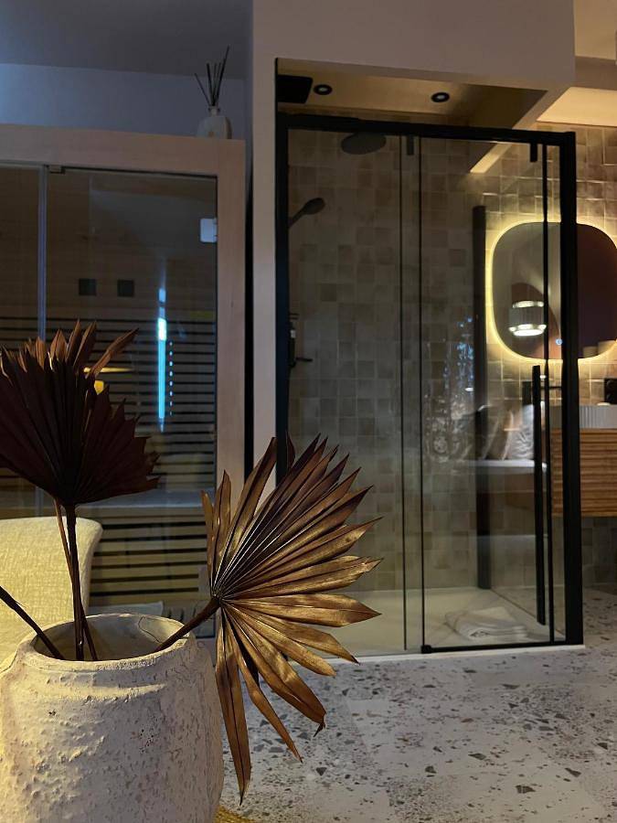 Geheel appartement, Love Room Strasbourg, Suite Ibiza, Balnéo & Sauna in Straatsburg, Strasbourg regio