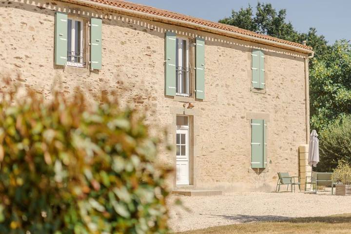 Location de vacances pour 5 personnes, avec vue et jardin à Fougeré - 2