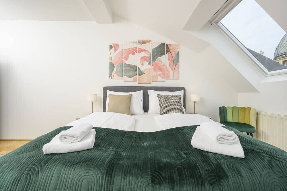 Ganze Wohnung, Vienna Rooftop Haven | 120m², 3Br, Terrace & City Views! in Wien Innenstadt, Wien
