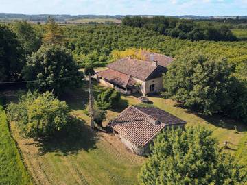 Gîte pour 6 personnes, avec jardin et terrasse à Beaugas