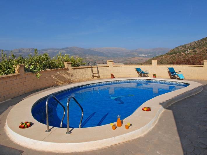 Casa rural para 6 personas, con piscina y terraza en Comares - 4