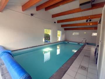 Gîte pour 4 personnes, avec terrasse ainsi que jardin et piscine à Yvoir