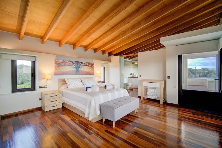 Location de vacances pour 8 personnes, avec jardin ainsi que jacuzzi et terrasse à Alaior - 3
