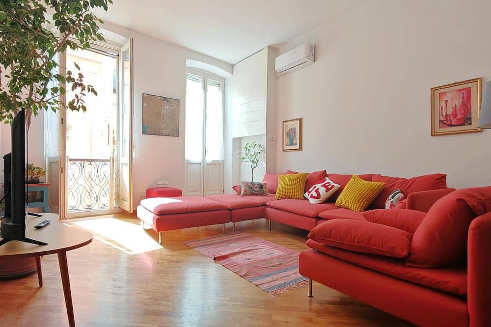 Ganze Wohnung, Beautiful 100sqm flat in the heart of Cagliari. Parking, 2 bedrooms, 2 bathrooms in Marina (Sardinia), Cagliari