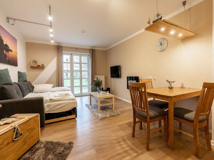 Ferienwohnung für 2 Personen, mit Terrasse und Garten sowie Kinderpool und Sauna
