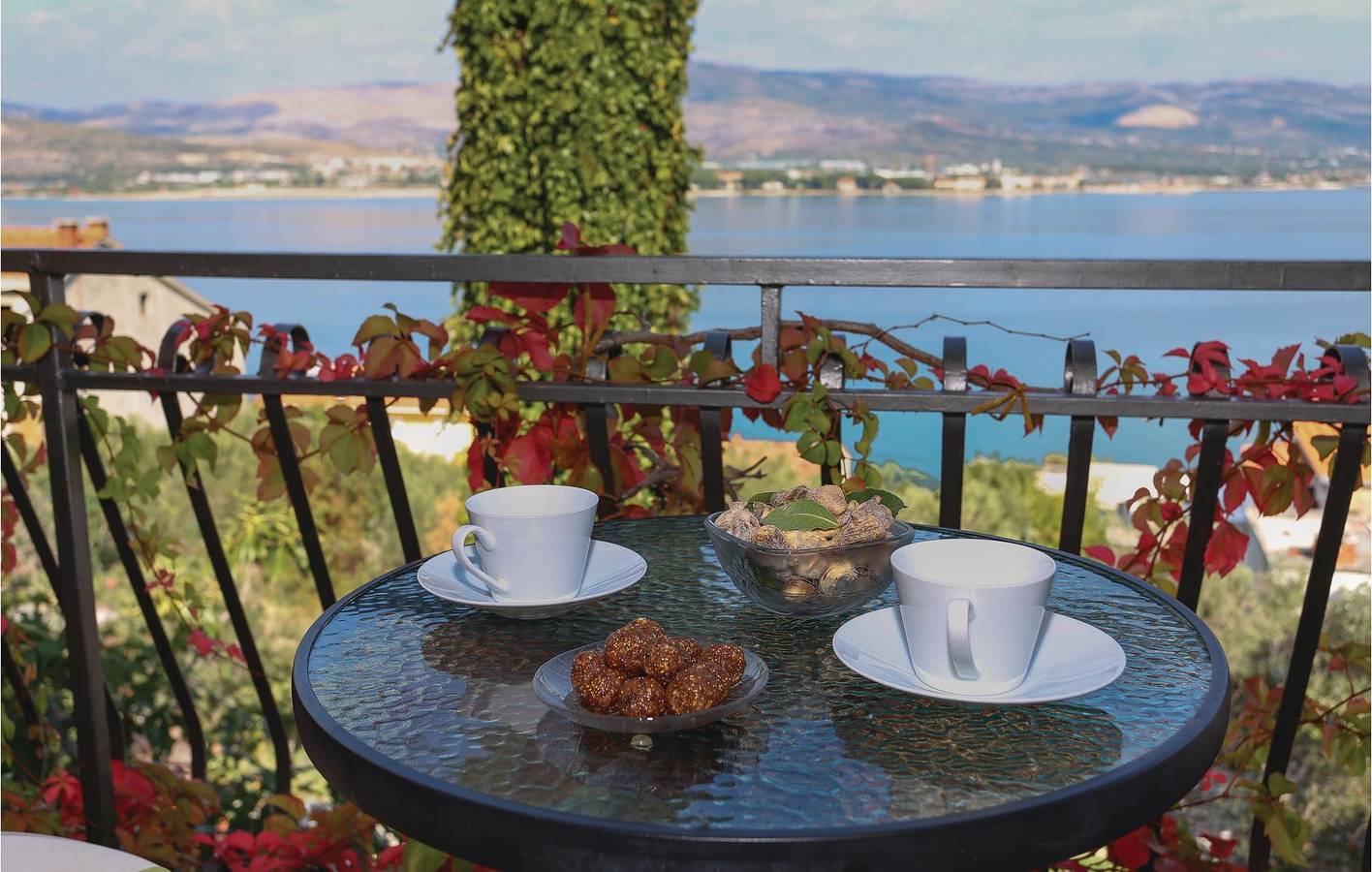 Ganze Ferienwohnung, Ferienwohnung für 2 Personen mit Terrasse in Arbanija, Ciovo