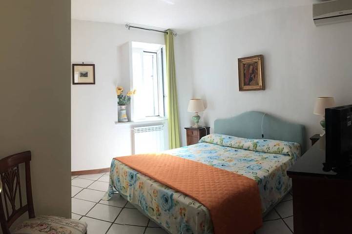 Casa De Angelis avec parking privé et accès direct à la plage in Spiaggia di Sovarano, Maiori