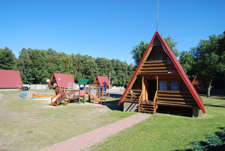 Ferienanlage für 8 Personen, mit Garten und Ausblick sowie Terrasse und Pool, mit Haustier in Polnische Ostsee - 3