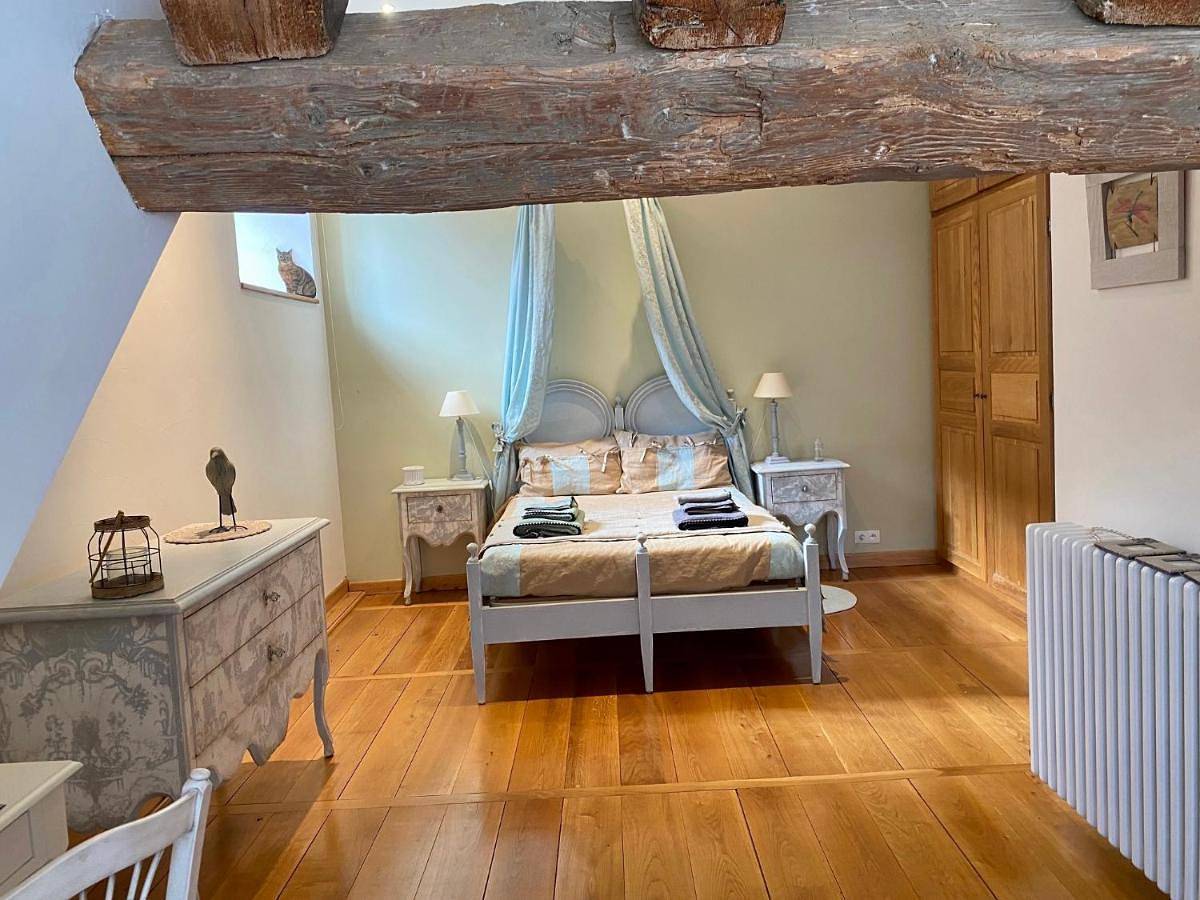 Double Room with Private Bathroom in Accous, Béarn