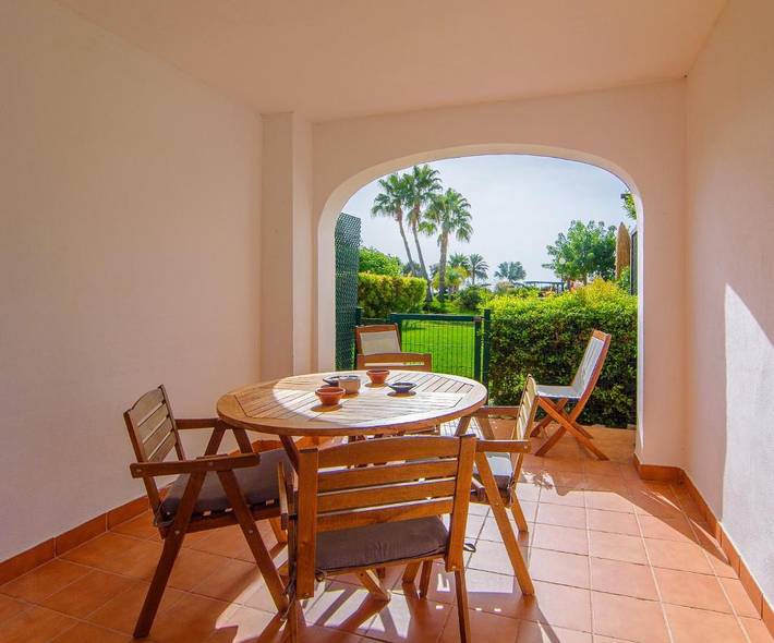 Apartamento de vacaciones para 4 personas, con jardín además de piscina y vistas - 1