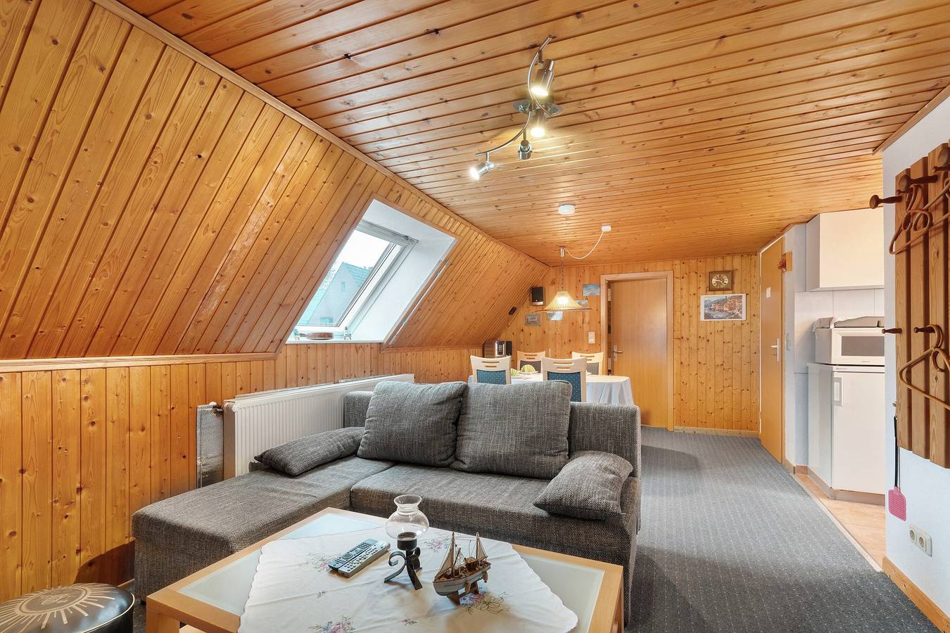Ganze Wohnung, Ferienwohnung 'Hecke' mit Gemeinschaftsgarten und Wi-Fi in Weddingstedt, Heide und Umgebung