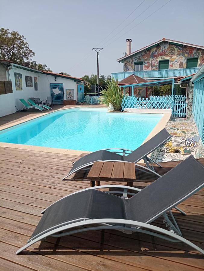 Maison d’hôte pour 16 personnes, avec piscine et vue ainsi que jardin et terrasse en Gironde - 2