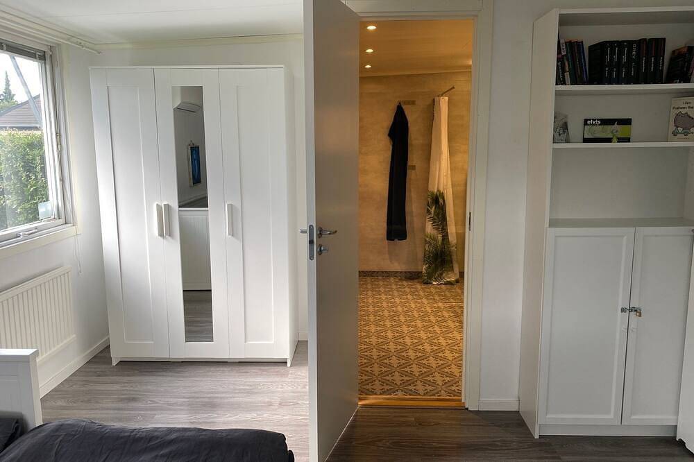 Cozy guesthouse with room for 1-4 guests, pets allowed! in Västeras, Västmanland