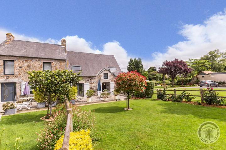 Gîte pour 6 personnes, avec terrasse et jardin à Dragey-Ronthon - 2