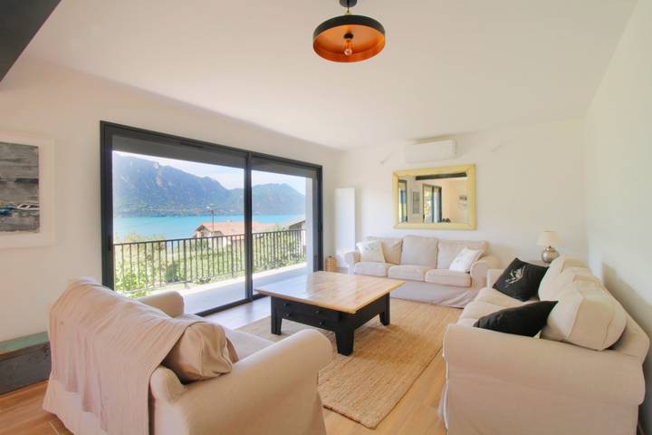 Location de vacances pour 8 personnes, avec vue sur le lac et jardin, adapté aux familles à Viviers-du-Lac - 2