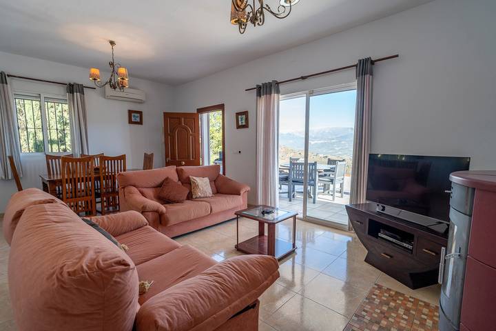 Casa rural para 7 personas, con vistas al lago y jardín, Se admiten mascotas en Viñuela - 4