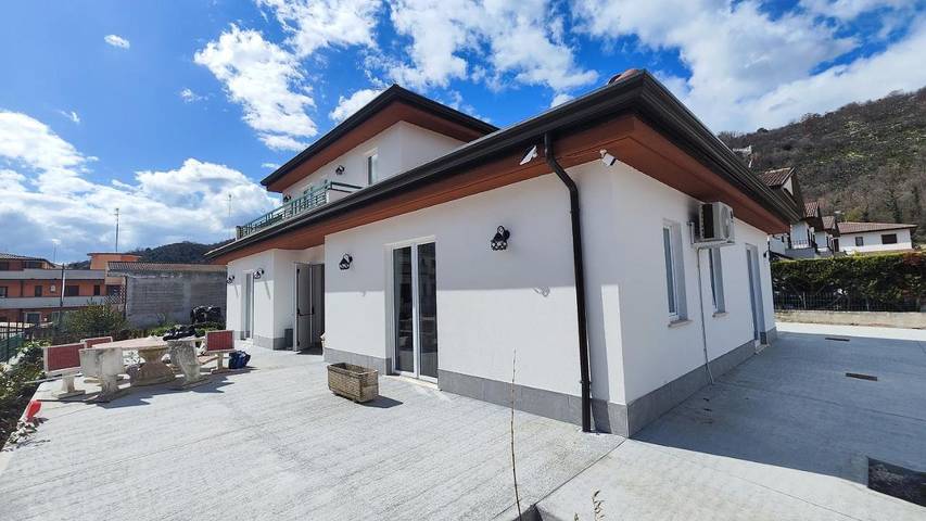 Residence per 2 persone, con panorama e giardino, con animali domestici in Pozzilli