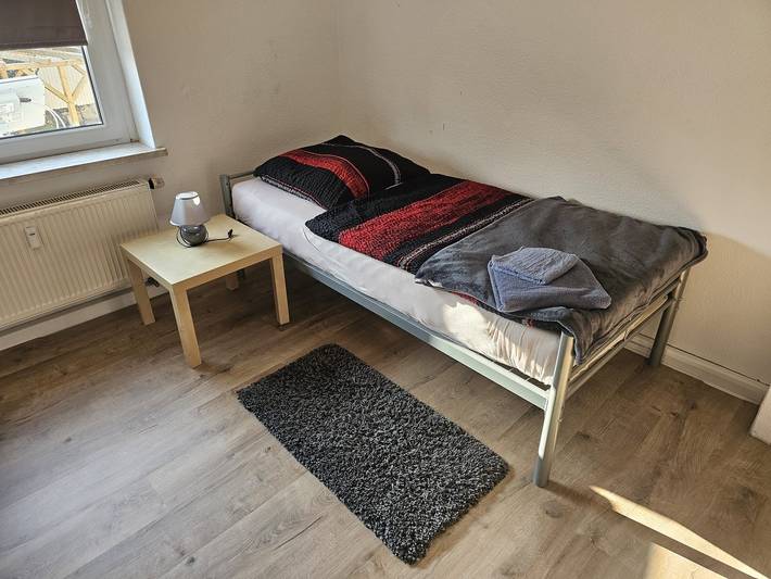 Ganze Ferienwohnung, Monteurwohnung an der Raffinerie Leuna 5 min zu Fuß in Leuna, Saale-Unstrut