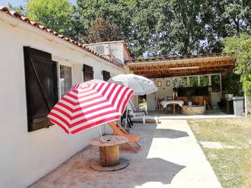 Gîte pour 6 personnes, avec jardin à Venansault
