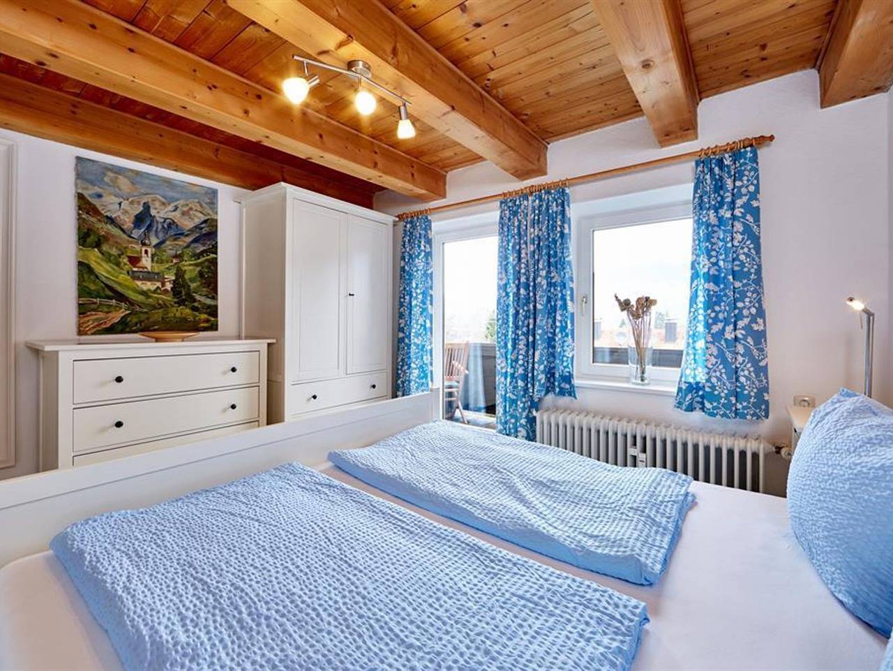 Ganze Ferienwohnung, Ferienwohnungen Casavalu - Ferienwohnung Ammer (3 Schlafz.) in Oberammergau, Bayerische Alpen
