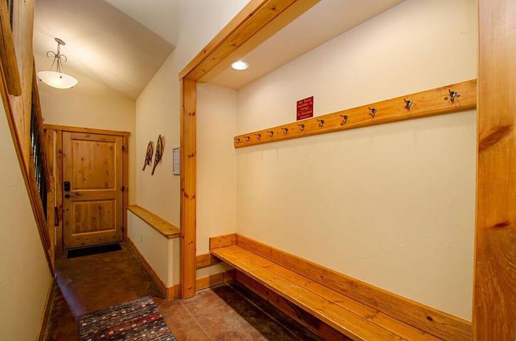 Vacation rental for 14 people, with balcony and hot tub in Fraser