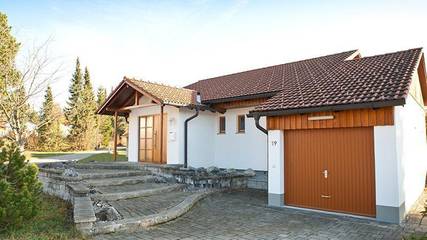 Ferienhaus für 6 Personen, mit Pool und Garten sowie Terrasse, kinderfreundlich in Nesselwang