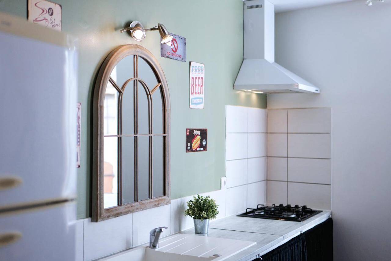Appartement entier, Two-Bedroom Apartment in Mirepeisset, Côte méditerranéenne (France)