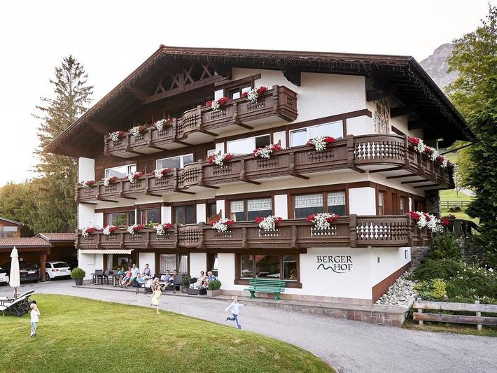 BnB für 2 Personen, mit Balkon und Garten sowie Ausblick in Tannheim (Tirol)