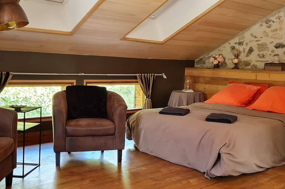 Apartamento entero, Studio In A Green Setting in Savignac-de-Nontron, Parque Natural Regional Périgord-Limousin