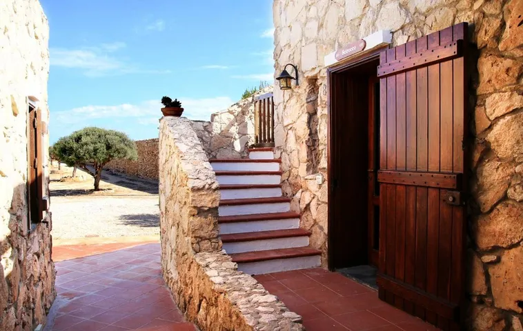 Aparthotel para 3 personas, con terraza y jardín - 1