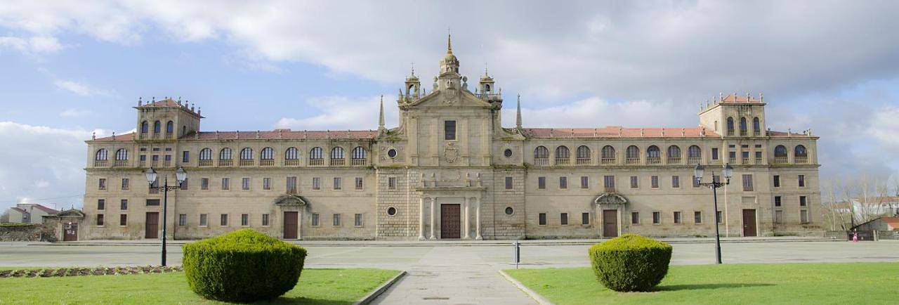 Apartamento entero, One-Bedroom Premium Apartment in Monforte de Lemos, Reserva da Biosfera Ribeira Sacra e Serras do Oribio e Courel