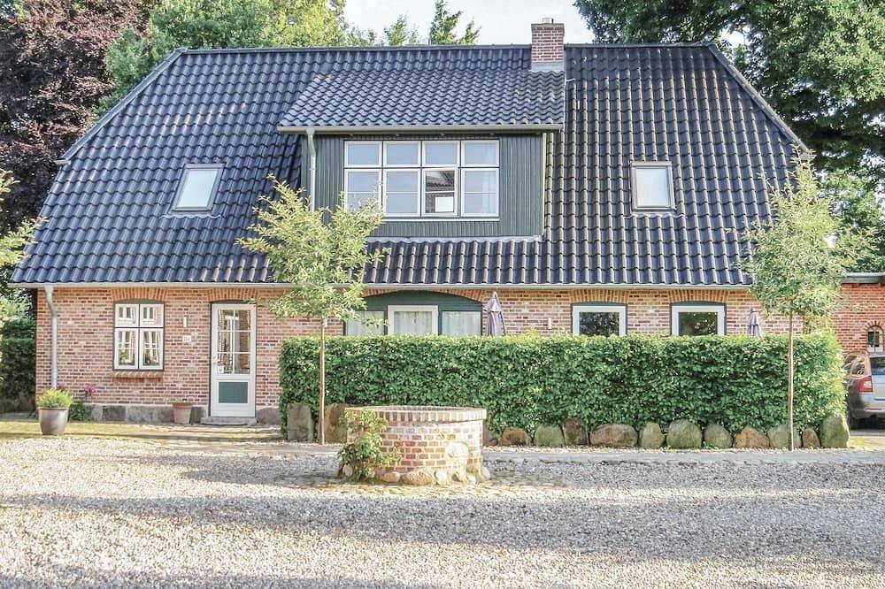 Lovely home in Gammelby with kitchen in Gammelby, Rendsburg-Eckernfoerde region