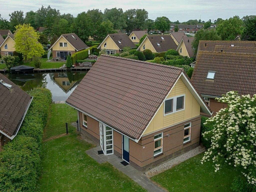 Ferienhaus in Medemblik mit Terrasse in Medemblik, Ijsselmeer