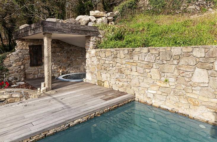 Location de vacances pour 5 personnes, avec jacuzzi ainsi que piscine et jardin à Saint-Jacques-de-Compostelle - 4