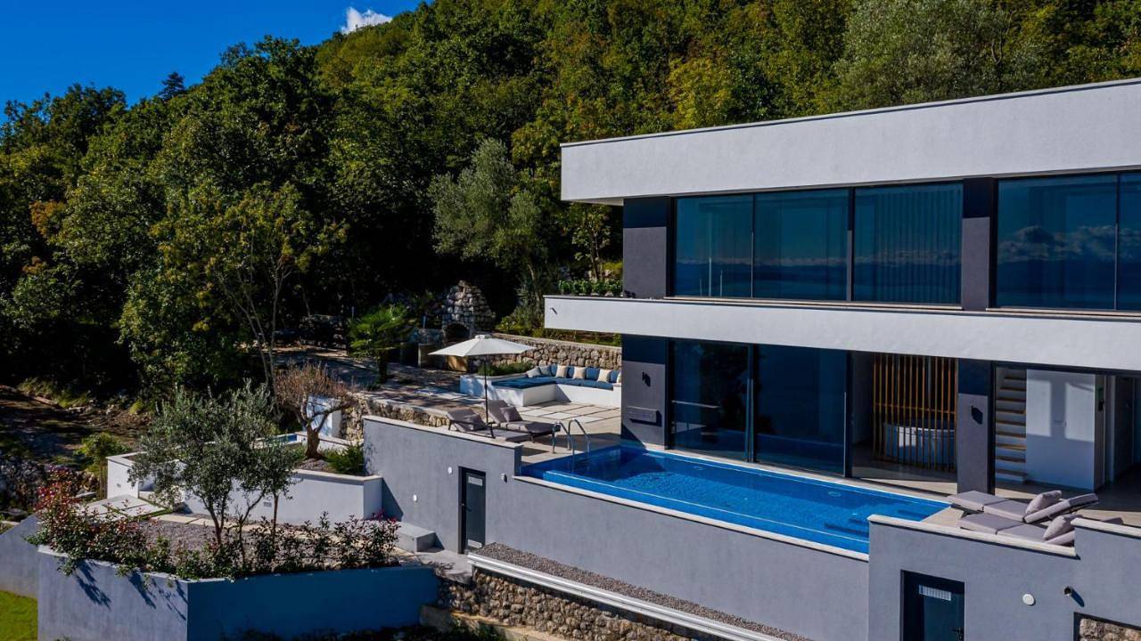 Sky Pool Villa Medveja in Medveja, Lovran